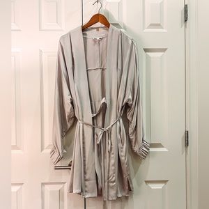 Lunya Wahsable Silk Robe